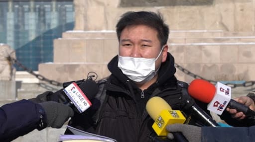 Э.Одбаярыг худал мэдээлэл тараасан, хууль сахиулагчийг хүч хэрэглэн эсэргүүцсэн гэх хэргээр яллажээ