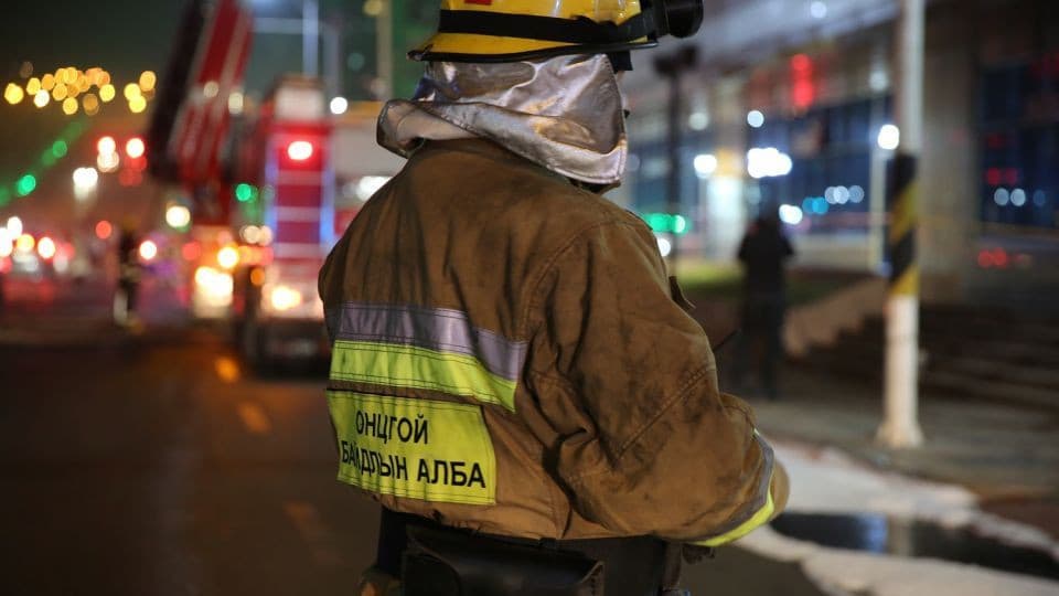 СЭРЭМЖЛҮҮЛЭГ: Гэр шатаж 13 настай хүүхэд галд өртөж нас баржээ