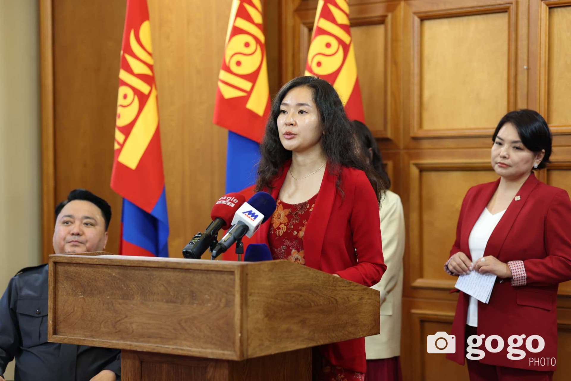 Цагдан хорих ангид иргэн амиа алдсан асуудлаар АН-ын гишүүд мэдээлэл хийлээ
