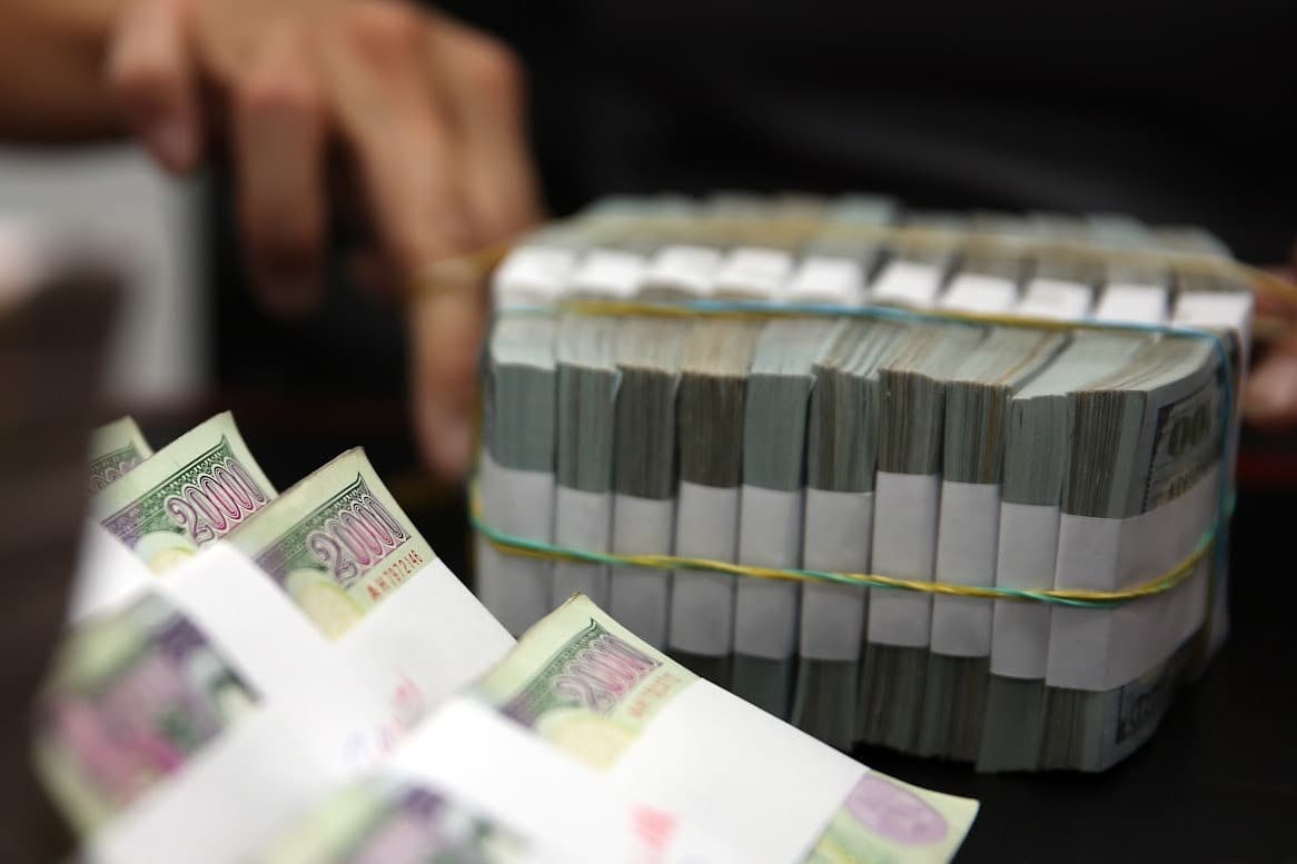 Ирэх саруудад том банкууд зээлийн шалгуураа бага зэрэг сулруулах төлөвтэй байна