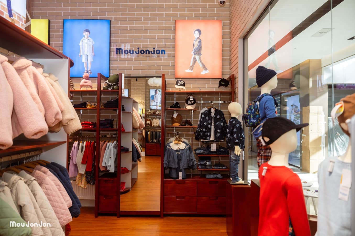 Японы алдарт хүүхдийн хувцасны брэнд Moujonjon нээлтээ хийлээ