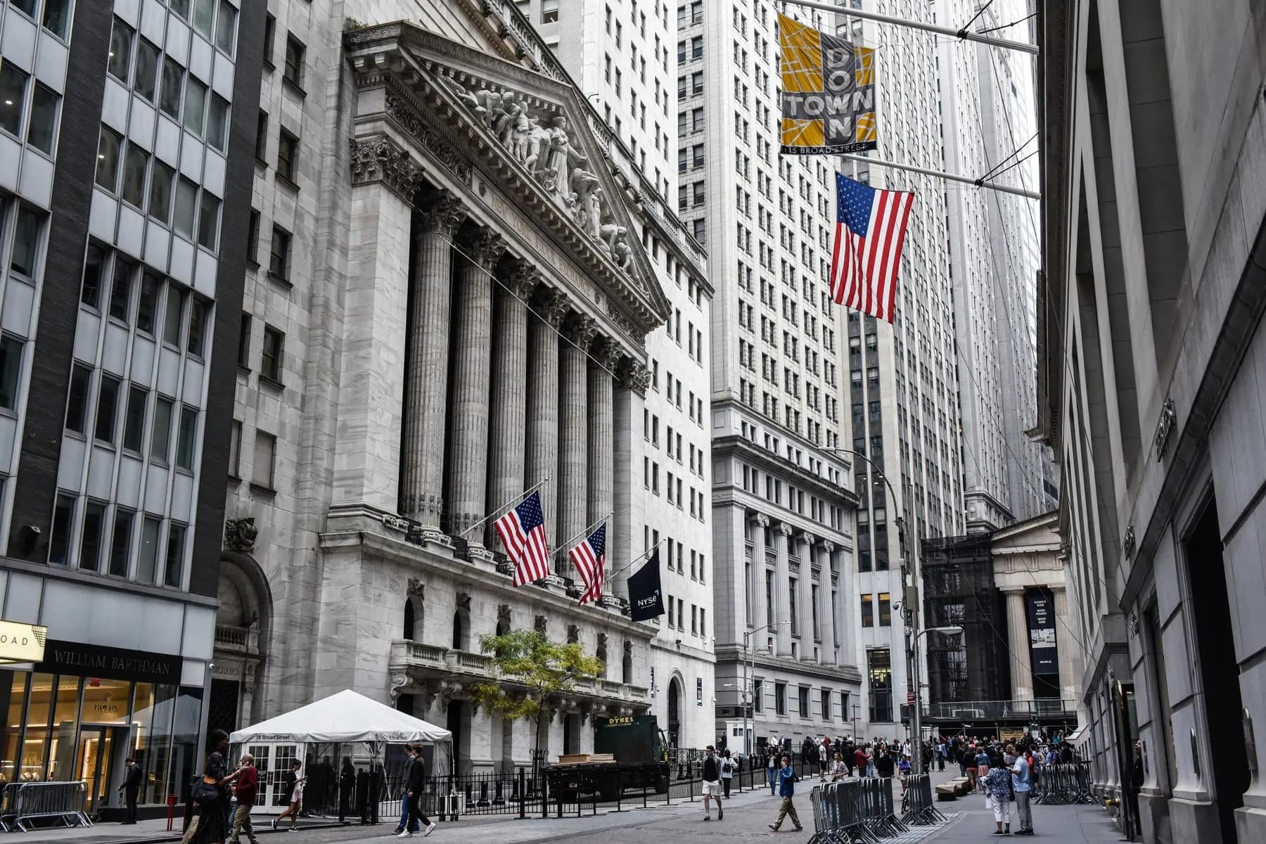 2025 онд зах зээлд гарах “шок”-уудад бэлтгэлтэй байхыг “Wall Street”-ийн шинжээчид зөвлөлөө