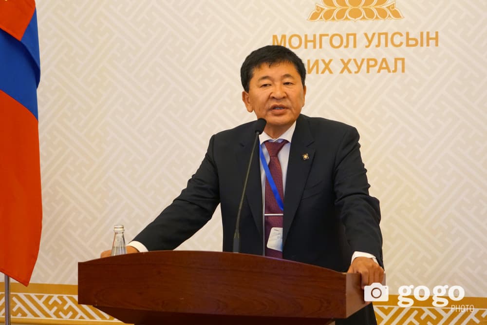 Б.Дэлгэрсайхан: Төмөр замын суурь бүтцийн тарифыг 50 хувиар бууруулсан