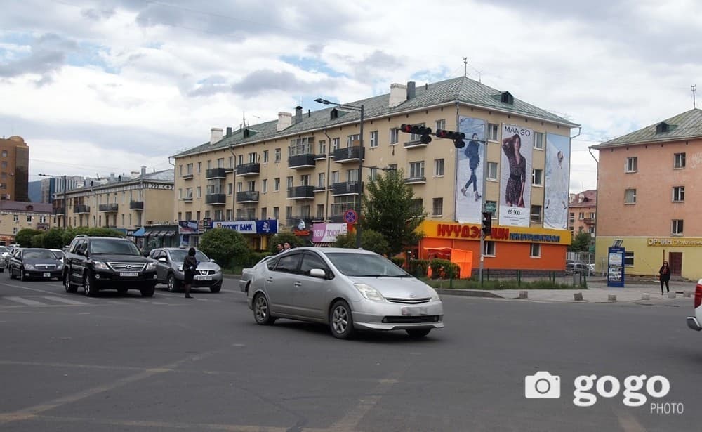 2030.06.01-нээс баруун талдаа жолооны хүрдтэй, механикжсан тээврийн хэрэгсэл импортлохыг хориглов