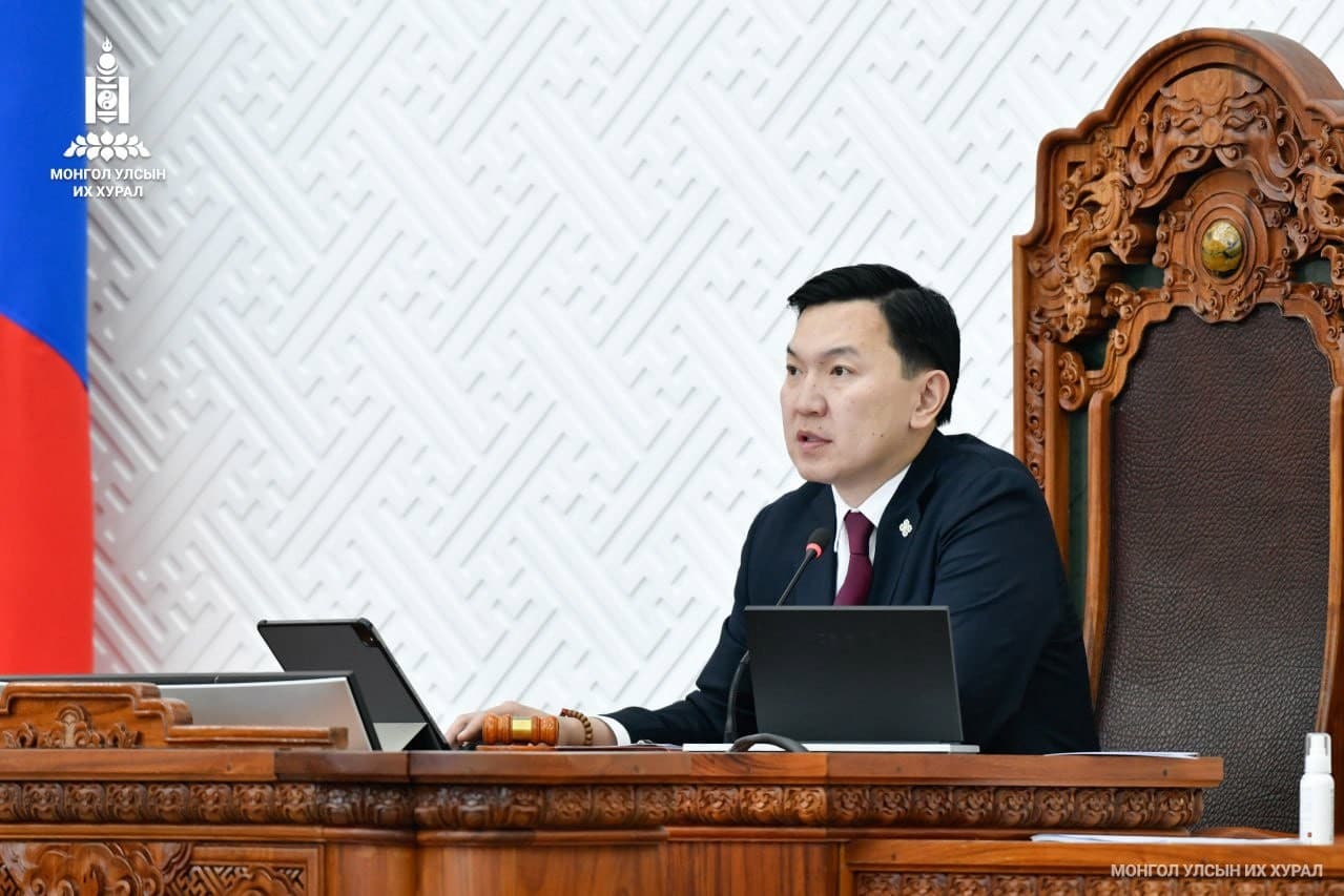 ЧУУЛГАН: Гэр бүлийн тухай хуулийн шинэчилсэн найруулгын төслийг хэлэлцэж эхэллээ