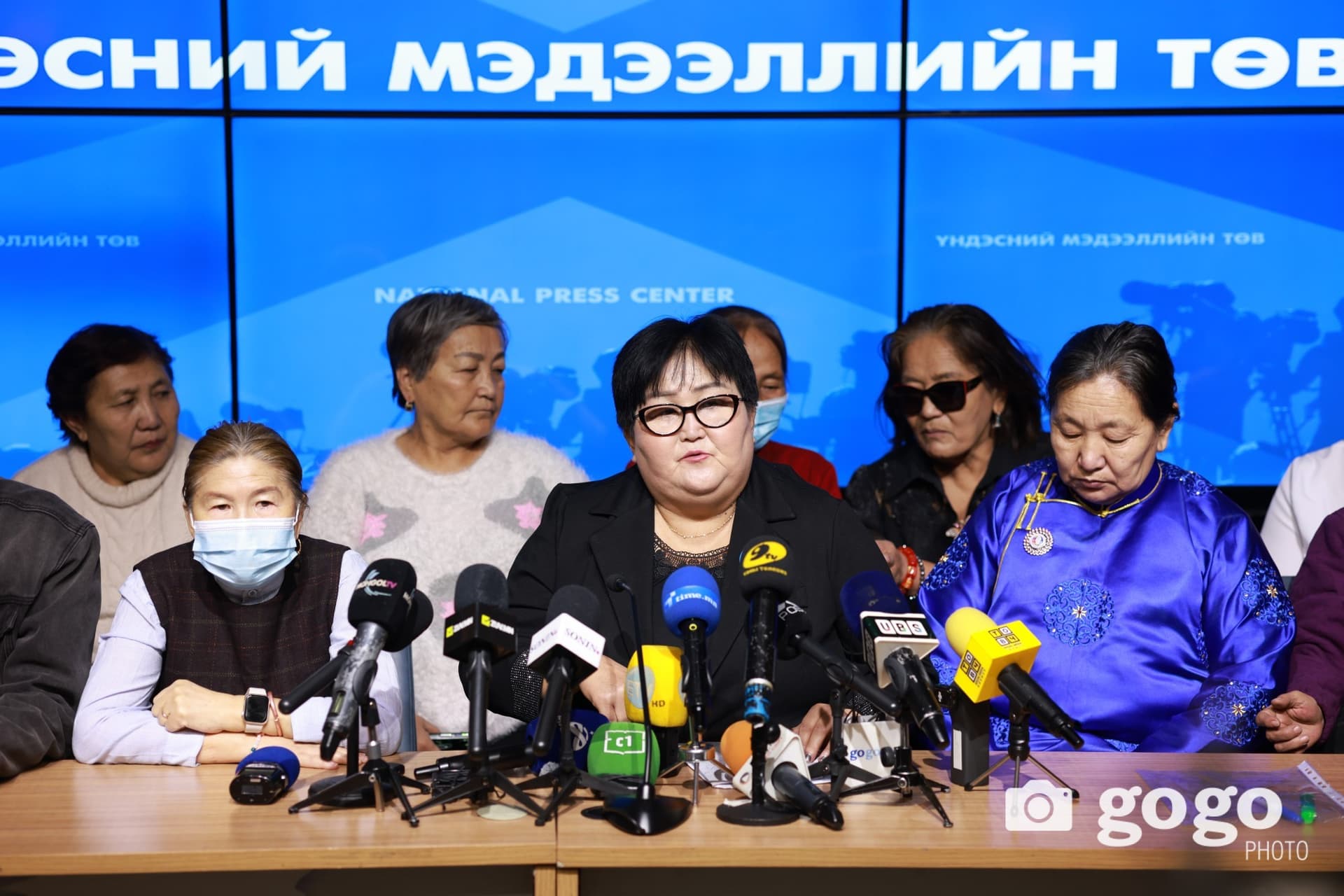 Ахмадууд төсвийн тодотголоор тэтгэврийг 50 хувь нэмэхийг шаардав
