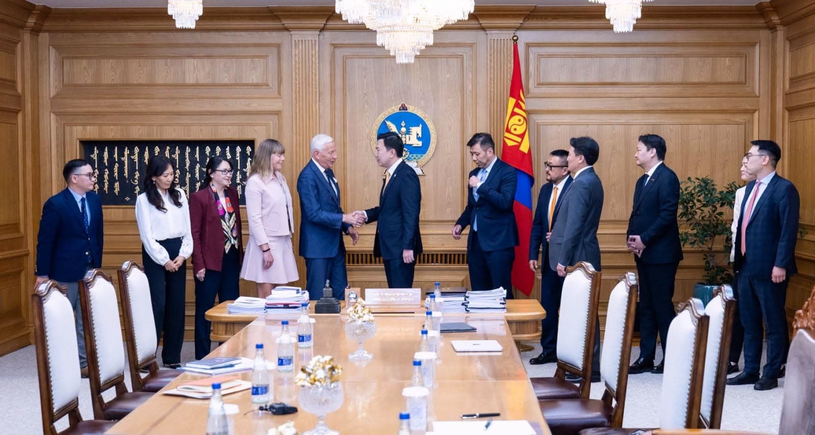 Оюу толгойн хэлэлцээр ба тоглоомын онол