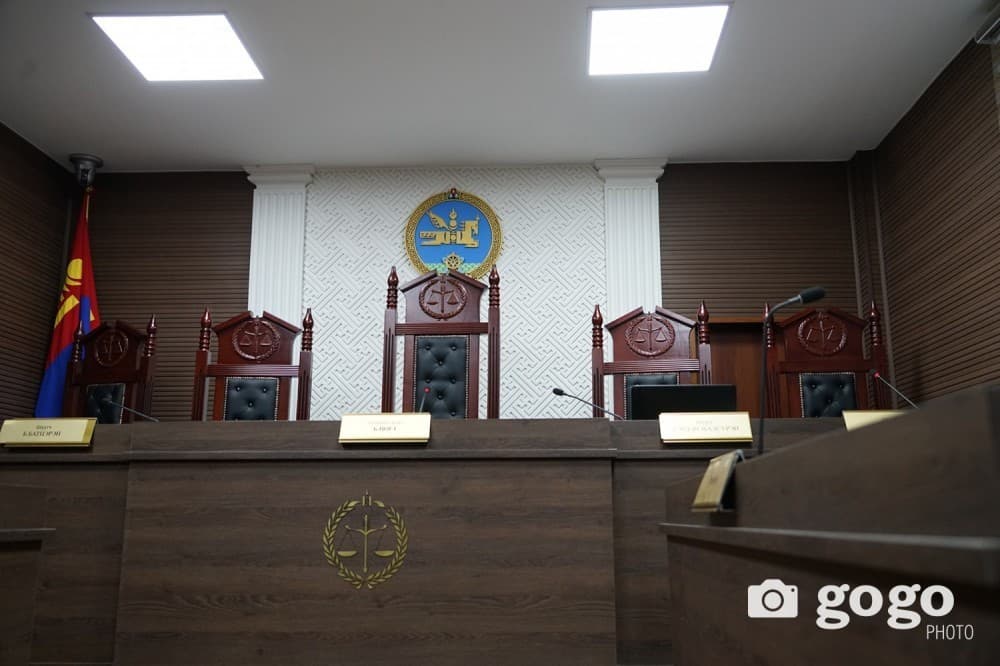 Сургуулийн засвар, дотуур байрны тендерт давуу байдал олгосон хоёр албан тушаалтанд ял оноожээ