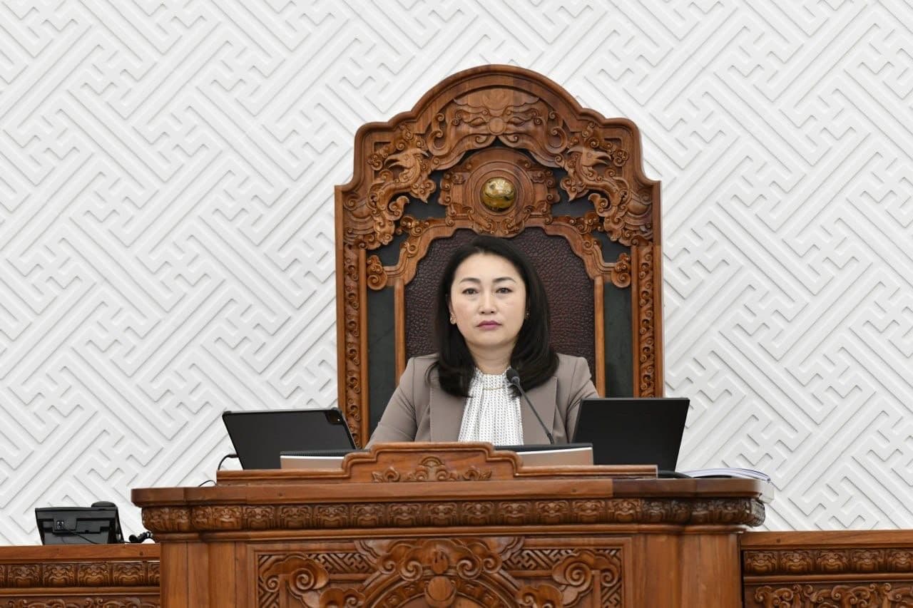 Х.Булгантуяа: "Чи шоронд сууна шүү" гэж сайд нар намайг дарамталлаа