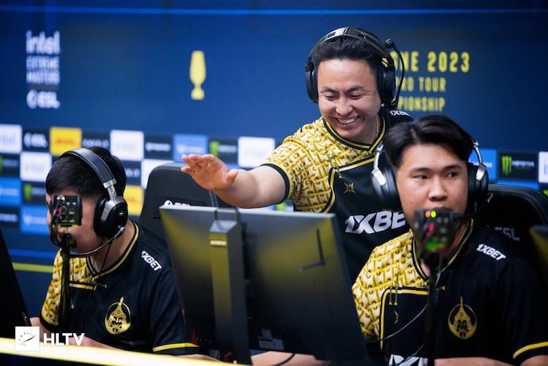 TheMongolz багийн дасгалжуулагч буюу Coach Баянбатын Эрдэнэдалай "maaRaa" 33 настай