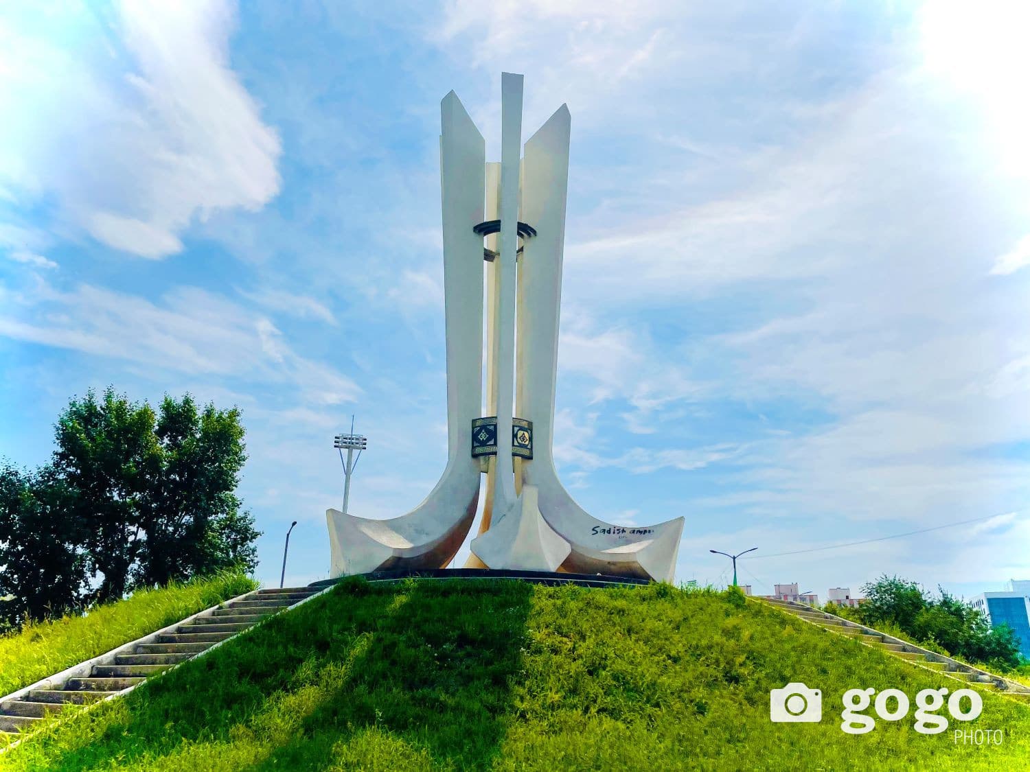 Дарханы төрийн албан хаагчдад өдөр бүр хүүхдээ хичээлд нь хүргэж өгч, авах чөлөө олгодог