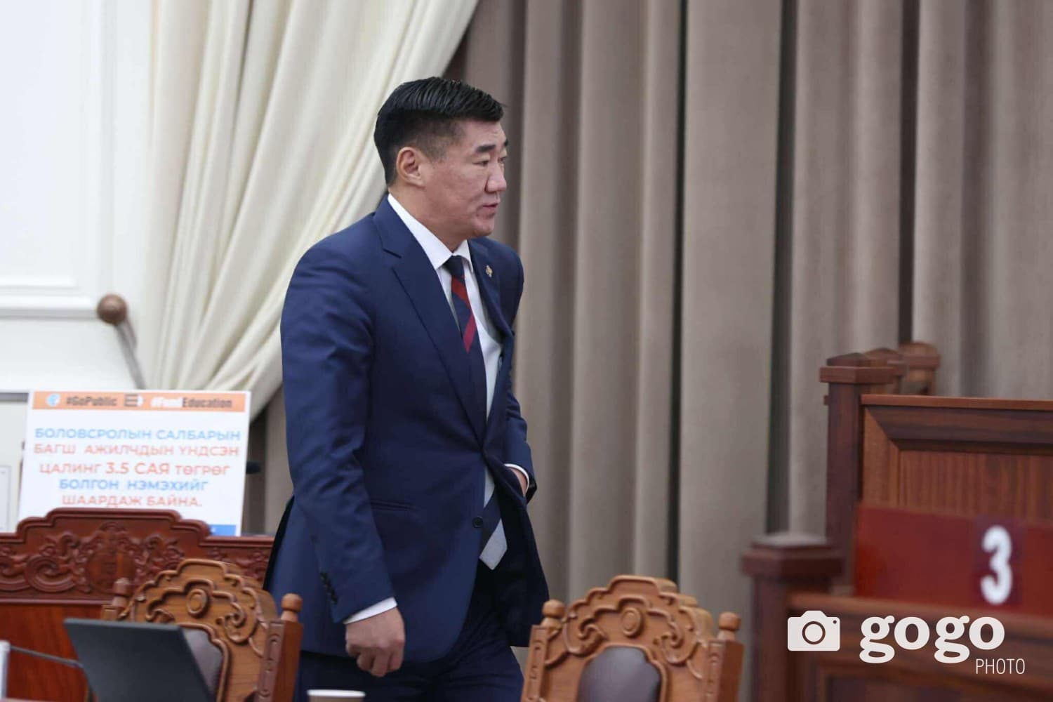 Эрдэнэтийн үйлдвэрийн орлого нь адилхан ч "Оюу толгой"-гоос гурав дахин их татвар төлдөг